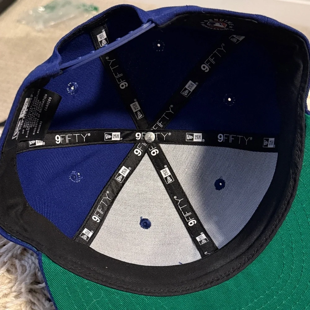 NWOT- LA Dodgers SnapBack - 9Fifty New Era - flat bill - brand new without tags